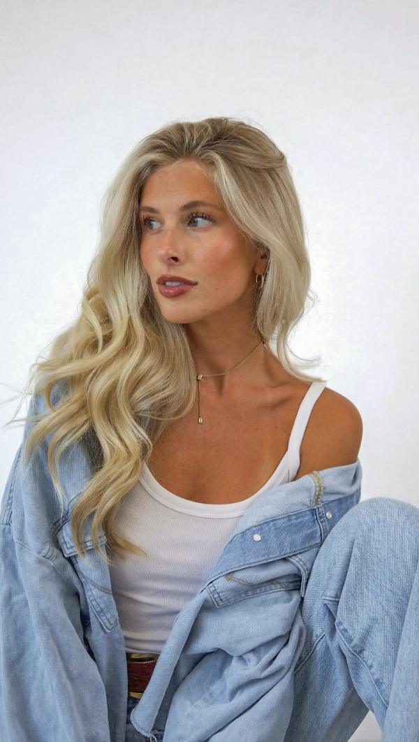 The white jeans she’ll be wearing on repeat 🤍 Our girl Ellie teamed up with @abrandjeans to show off the perfect pair of denim that goes with just about everyt